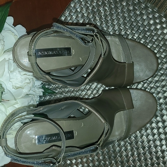 BCBGMaxAzria Platform Opentoe Sandal Sz 8 - Picture 3 of 12